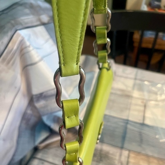 Burberry London Green Shoulder Bag EUC & Near Mint Locking Clasp Closure - Picture 3 of 14